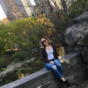 Meet your Posher, Manuela